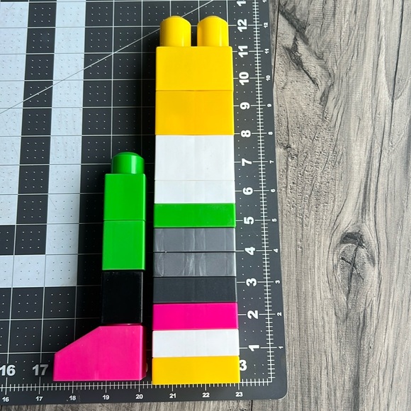 Mega Bloks Brick Building Stem Toy 110 pieces - Picture 7 of 11